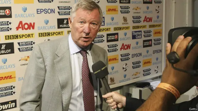 Alex Ferguson siendo entrevistado por la BBC luego de levantar su veto en 2011.