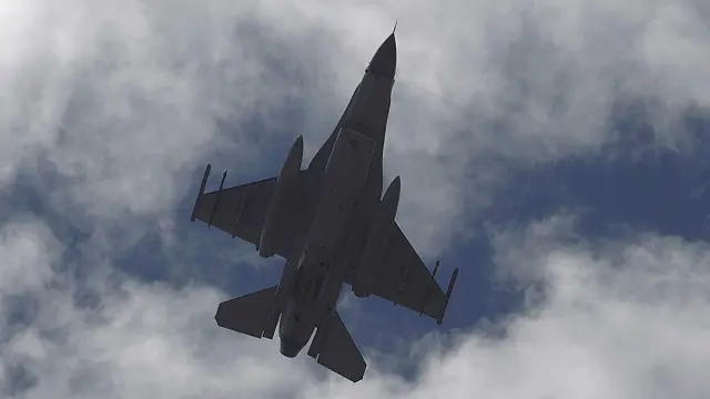 اردن د تېرې پنجشنبې په ورځ د پیلوټ‌ سېځلو غبرګون کې پر 'اسلامي دولت' بمبارۍ پیل کړې