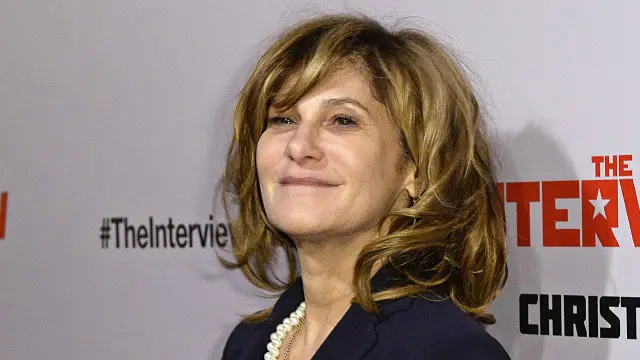 ایمی پاسکل نے تحریری طور پر معافی مانگی ہے