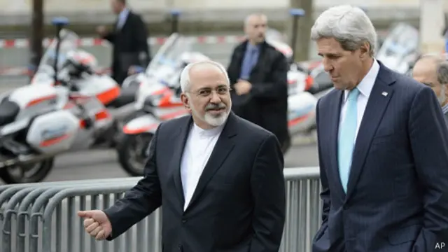 جنبههایی از تماسهای کری و ظریف انتقاداتی را در پی داشته است