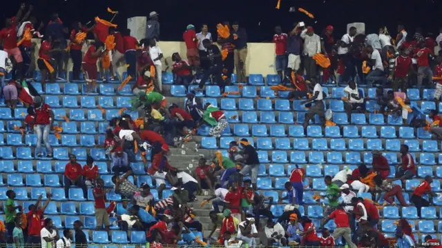 افریقی کپ آف نیشنز فٹبال ٹورنامنٹ کے سیمی فائنل میں گھانا نے میزبان ٹیم استوائی گنی کو تین صفر سے شکست دے دی۔ 