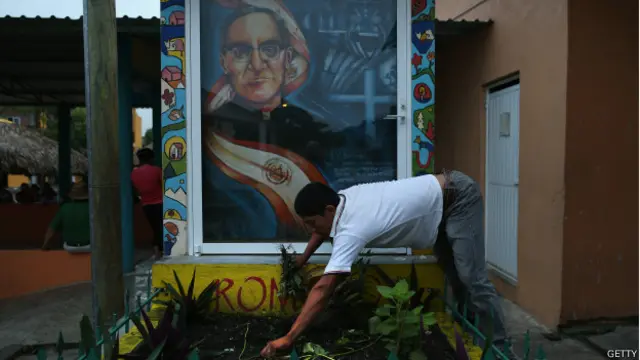 Decenas de centroamericanos descansan en los 60 o 70 albergues para migrantes que hay en México antes de reemprender su ruta. 