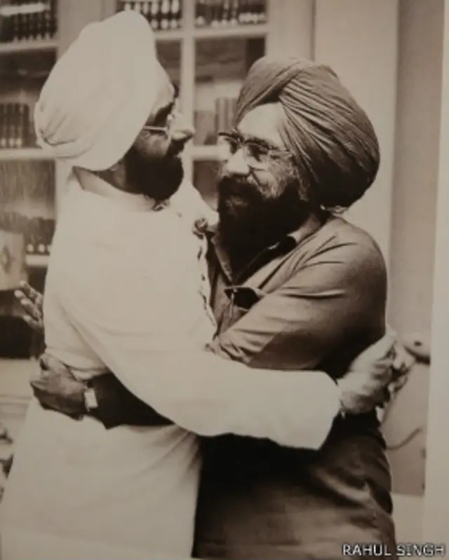 पूर्व राष्ट्रपति ज्ञानी ज़ैलसिंह के साथ खुशवंत सिंह