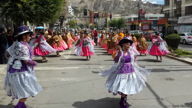 El domingo, los aymaras celebraron su fiesta con danzas folclóricas en la zona sur de La Paz.