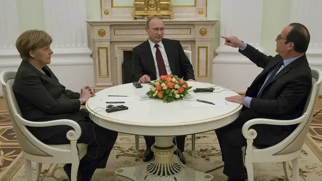 فرانسیسی صدر فرانسوا اولاند، روسی صدر ولادی میر پوتن اور جرمن چانسلر کے درمیان جمعے کو ماسکو میں مذاکرات ہوئے