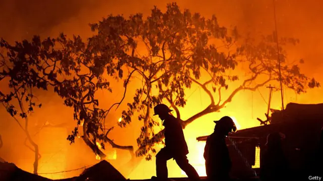 Пожарные за работой