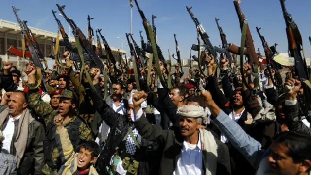 عربي هېوادونه د حوثیانو د بغاوت تر شا د ایران لاسونه بولي، خو ایران او حوثیانو دا تورونه رد کړي دي.
