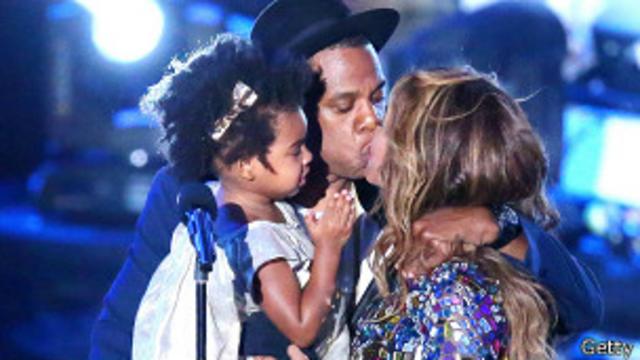 Beyoncé y Jay Z con su hija