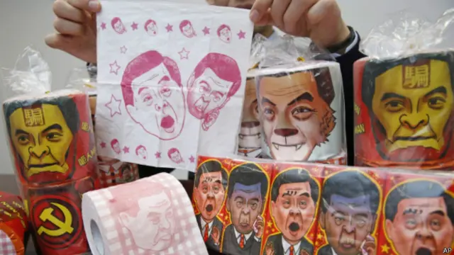 El papel toilet con el rostro del jefe ejecutivo de Hong Kong
