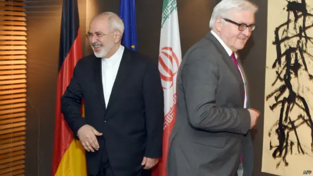 فرانک والتر اشتناین مایر و محمدجواد ظریف؛ رسانه ها می گویند وزرای خارجه ایران، آمریکا و آلمان قرار است یکشنبه در یک میزگرد در اجلاس مونیخ حاضر شوند