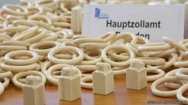 德國一家國際快遞公司發現這些象牙手鐲