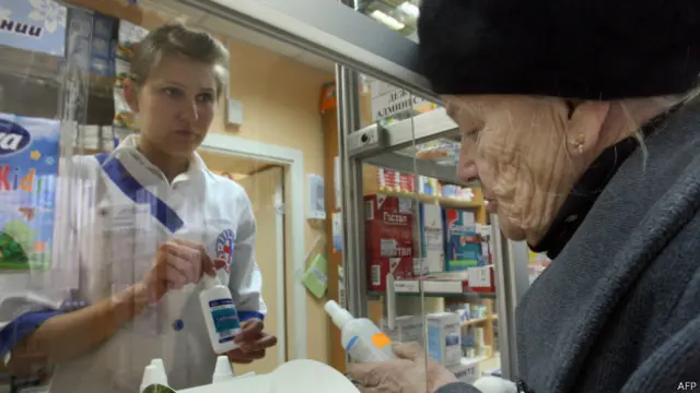 Пенсионерка в аптеке