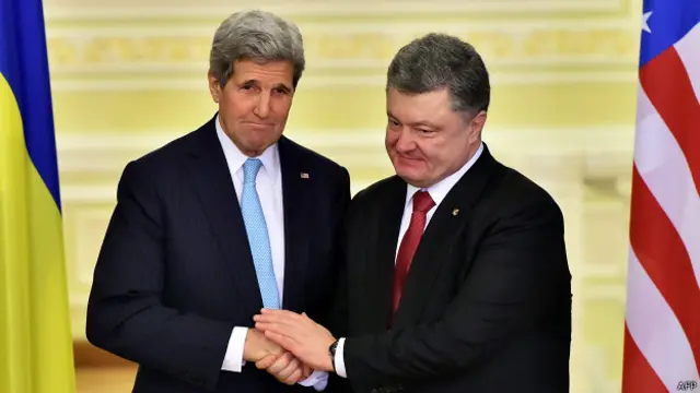 Керрі і Порошенко