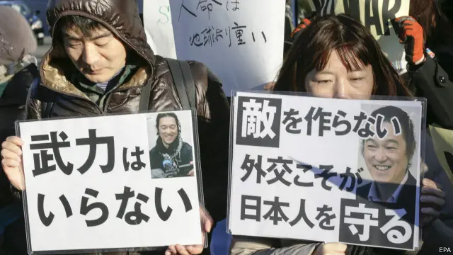 دولتِ اسلامیہ نے رواں برس دو جاپانی شہریوں صحافی کینجی گوٹو اور امدادی کارکن ہارونا یوکاوا کو ہلاک کیا تھا۔