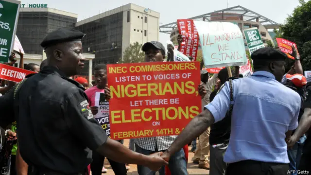 El partido en el poder se mostró de acuerdo con la decisión, pero la oposición dijo que está "decepcionada".