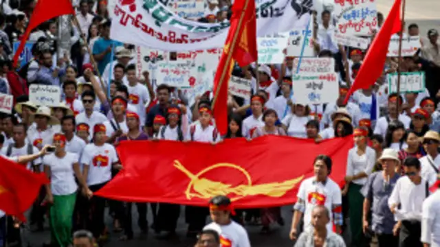 ထောက်ခံ ဆန္ဒပြသူတွေက ကျောင်းသား သပိတ် တွေ ရဲ့ လိုအပ်ချက်တွေ ကို ကူညီ မယ်လို့ ပြော