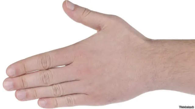 دانشمندان معتقدند در دوران جنینی انگشت نشانه تحت تاثیر استروژن است و انگشت حلقه تحت تاثیر تستوسترون. هر چه نسبت طول دو انگشت کمتر باشد فرد در دوران جنینی بیشتر در معرض تستوسترون بوده است