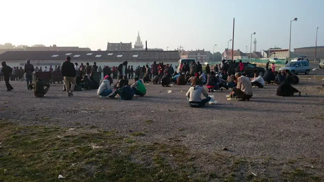 بسیاری از مهاجران در شبانه روز فقط یکبار غذا می‌خورند غذایی که مجانی به آنها داده می‌شود