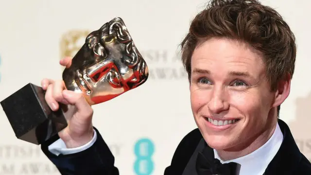 ايدي ريدماين وصف ليلة الفوز بالجائزة "بأنها واحدة من أفضل الليالي في حياتي"