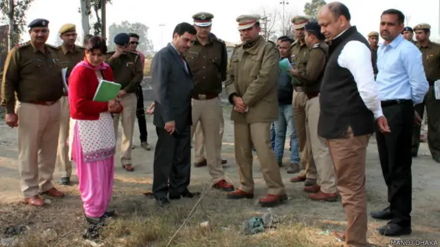 हरियाणा के एडीजी समेत अन्य पुलिस अधिकारी घटनास्थल का मुआयना करते हुए