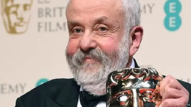 المخرج مايك لي حصل على زمالة "البافتا" 