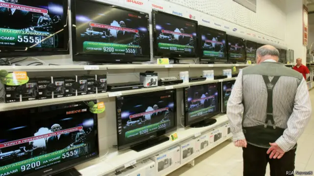Телевизоры в салоне