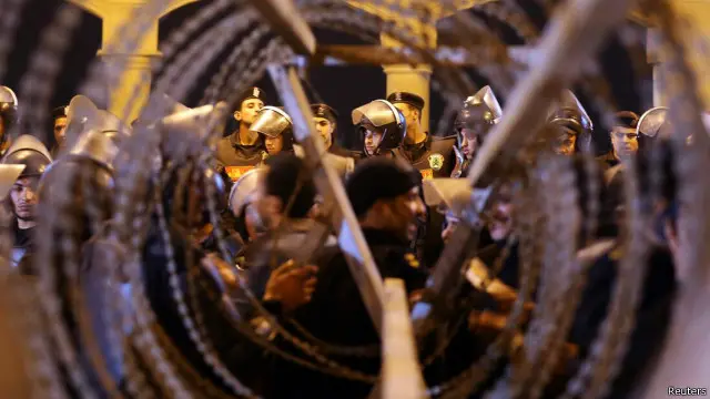 نشر المشجعون صور تذاكرهم على مواقع التواصل الاجتماعي ردا على قول الشرطة إنهم لم يحوزوا تذاكر