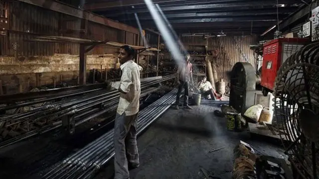 بھارت کی شماریات کی وزارت نے رواں برس مارچ کے اختتام تک معاشی ترقی کا ہدف 7.4 فیصد مقرر کیا ہے