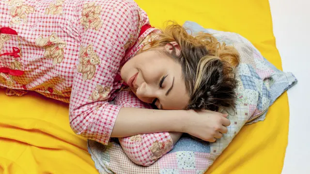 தூக்கம் உன் கண்களைத் தழுவட்டுமே ! 