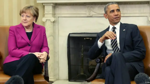 在华盛顿，奥巴马正面临一些高级官员向乌克兰方面提供武器的压力。不过默克尔却并不支持这样做。