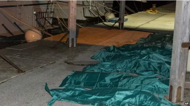 इटली तट के पास प्रवासी