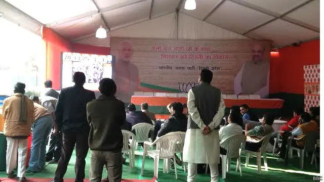 دہلی میں بی جے پی کے ریاستی دفتر میں سلمان راوی کے مطابق پارٹی کارکن سے زیادہ میڈیا کے افراد نظر آئے