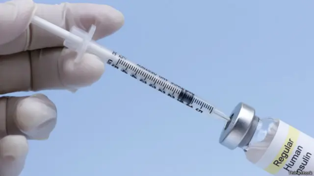 انسولین پروتئین است وچون دستگاه گوارش این پروتئین را تخریب می‌کند تنها بصورت تزریقی می‌توان آن را وارد بدن کرد