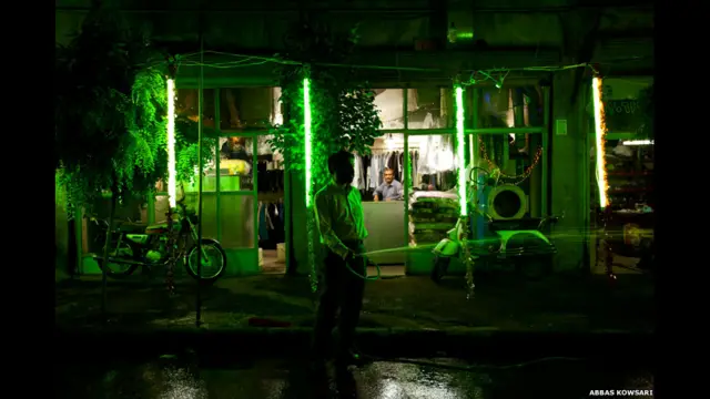 Кавсарийнинг суратларида Эрон манзаралари - суви, тупроғи ва кенгликлари акс этган.