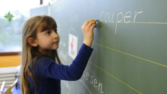 சித்திரம் மட்டுமல்ல; சிந்திக்கும் ஆற்றலும் கைப்பழக்கம் என்கிறது ஆய்வு