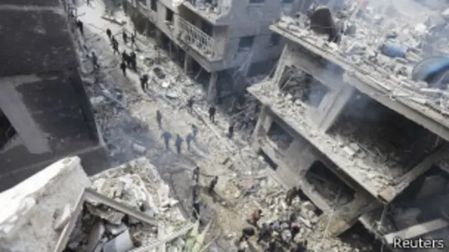 စည်ပိုင်း ဗုံးတွေကြောင့် အရပ်သားတွေ ထောင်သောင်းချီ သေဆုံးခဲ့ရ