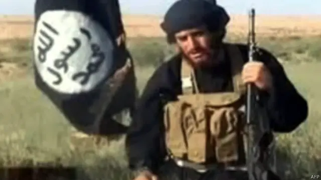 يقول راسموسن في إفادته إن 3400 على الأقل من المحاربين الأجانب الذين إلتحقوا بصفوف التنظيمات الجهادية في سوريا يحملون جنسيات دول غربية