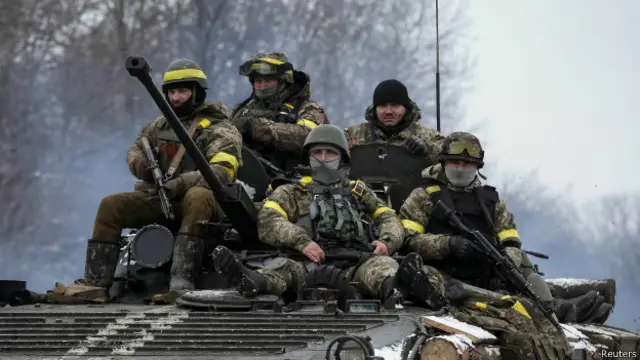 یوکرین میں گذشتہ اپریل سے جنگ جاری ہے جس میں اب تک تقریباً ساڑھے پانچ ہزار افراد ہلاک ہو چکے ہیں