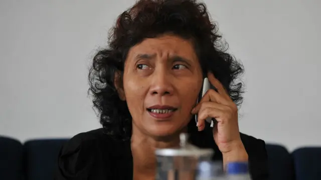 Menteri Kelautan dan Perikanan Susi Pudjiastuti mengatakan, "tapi nurani & kebebasan saya tidak mungkin saya jual, Indonesia terlalu hebat untuk ribuan triliun."