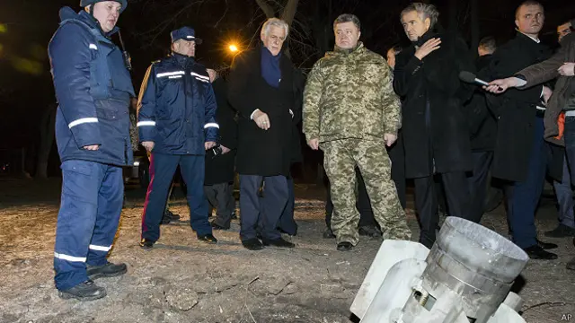 Петр Порошенко и снаряд