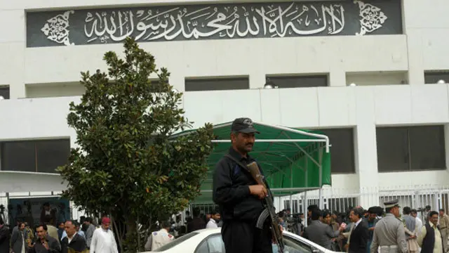 پاکستانی سینیٹ میں موجود آزاد اراکین کی کُل تعداد 11 ہے جن میں سے چھ ریٹائر ہو جائیں گے