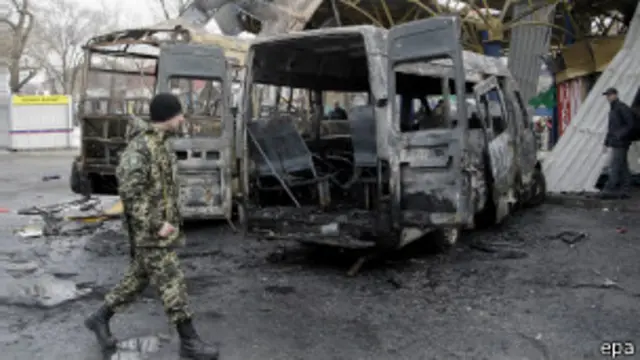 ဒွန်းညက်စ်မြို့မှာ လက်နက်ကြီးကျည် ထိမှန်လို့ အရပ်သား ၅ ဦး သေဆုံး