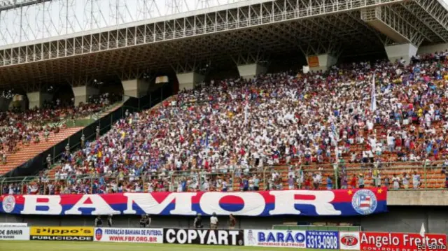 La barras en Bahía perderan privilegios como las entradas gratis a los partidos.