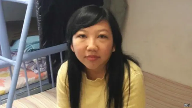 Erwiana mengaku paspor, kartu identitas, telepon seluler, dan buku mengenai hukum ketenagakerjaan di Hong Kong diambil oleh agen penyalur tenaga kerja.