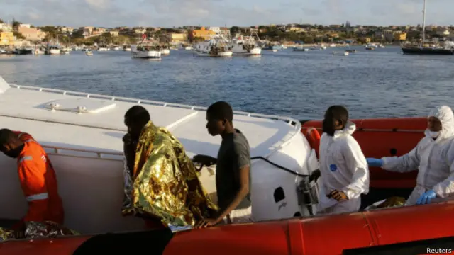 Los países de la Unión Europea temen que las operaciones de rescate y patrullaje de las aguas del Mediterráneo anime a más inmigrantes a seguir cruzando de África a Europa.