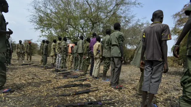 Muitos dos meninos soldados que não morriam lutando sucumbiam nos campos de refugiados 