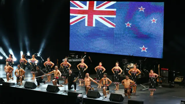  ٹی ہونونگا اونگا گروپ نے مخصوص رقص پیش کر ناظرین سے خوب داد سمیٹی۔