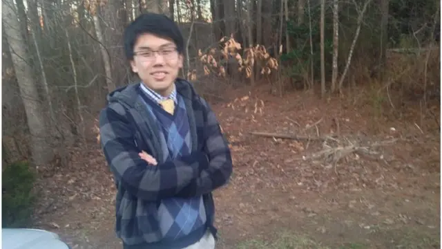 Michael Nam, Hicks'e "Silahından korkmuyorum ama, ne diye çıkardın silahı?" diye sormuş.