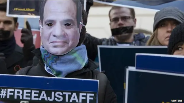 مصر کے صدر عبدالفتاح السیسی کی جانب سے جاری کردہ ایک فرمان کے تحت غیرملکی قیدیوں کو ملک بدر کیا جا سکتا ہے۔