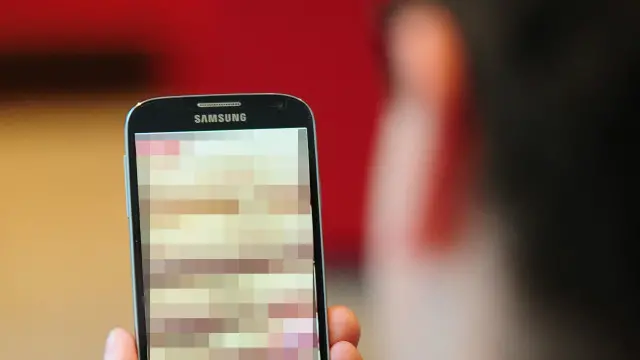 قال المعارضون للإجراءات الجديدة إن المحتويات الإباحية تعد تعبيرا عن هوية أصحابها